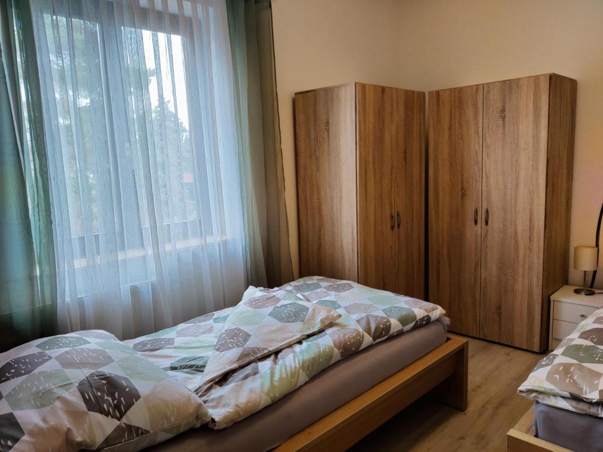 Holiday Home In Quiet Beautiful Area With Two Separate, Modern, Furnished Apartments Deutsch-Wagram Exterior photo